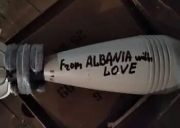 “Me dashuri nga Shqipëria”, kush ka porositur predhën ukrainase për të goditur Rusine?