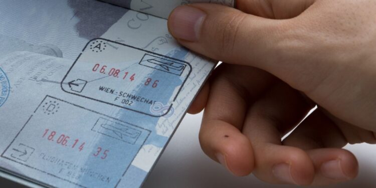 E fundit/ Hiqen vulat në pasaporta për udhëtimet drejt BE. Për tre vite mund të udhëtojmë në çdo vend të BE vetëm duke..