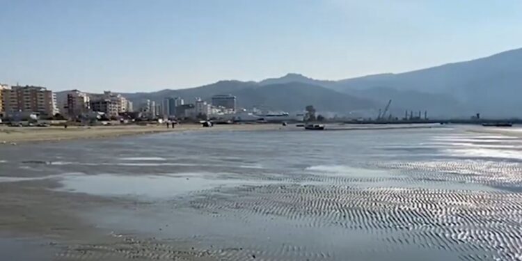 Fenomen i pazakontë ne Durrës e Vlorë, flet eksperti: Kjo s’është normale.. nesër do të na..