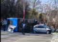 Aksident i rëndë pranë Saukut, autobuzi me pasagjerë përmbyset në rrugë, detaje (VIDEO)