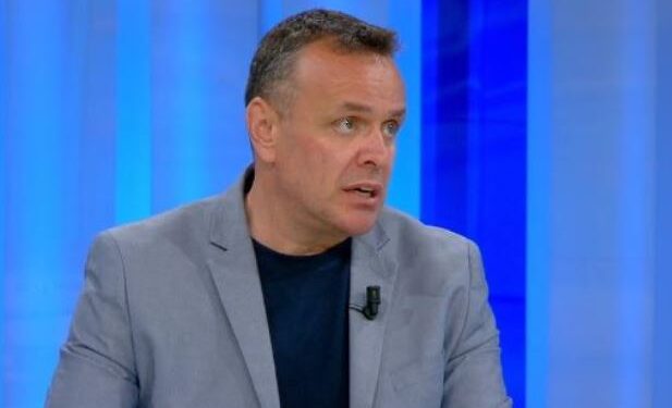 “I ra nga xhepi i rojes së Top Channel” Eksperti i krimeve rrenqeth me deklaratën: Kjo duhet të qëndrojë përgjithmonë në oborrin televizionit..