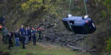 Tragjedi për familjen shqiptare! Babë e bir humbin jetën në aksident