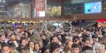 Kaos i madh! “Janë anuluar të gjitha fluturimet, mijëra udhëtarë të bllokuar në aeroportin e …”