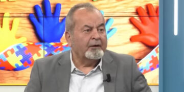 Prindër kapeni sa nuk është vonë. Si të dalloni nje femije autik? Mjeku Spiro Saqellari: Ky eshte gabimi i pafalshem qe bejne sot prinderit