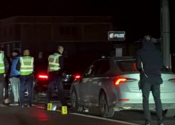 TRAGJIKE! Babai përplas aksidentalisht me makinë djalin e tij, i mituri ndërron jetë..