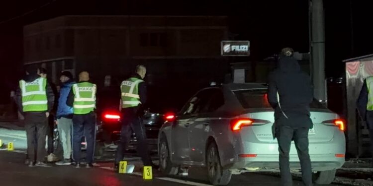 TRAGJIKE! Babai përplas aksidentalisht me makinë djalin e tij, i mituri ndërron jetë..