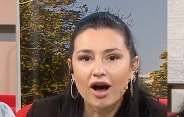 ‘Shokohet’ moderatorja, ja cfarë i thotë telefonuesja: Burri im ka..