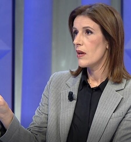 Patronazhistët e Sara Mile kërcënojnë gazetaren, Lala: Super deputetja nuk shpjegon dot sesi mori mijëra vota