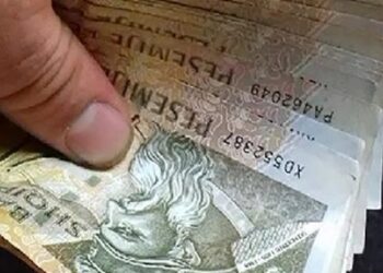 5 pagesat që duhet t’i eliminoni urgjentisht! Po e hanë rrogën tuaj si “krimb”