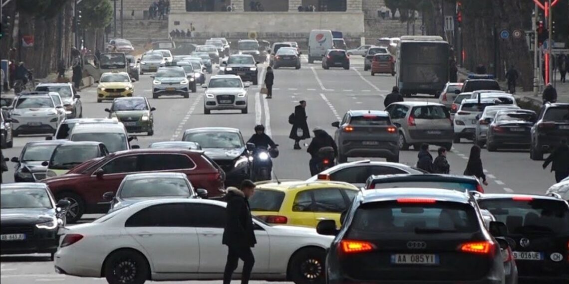 Kujdes ju shoferë emigrantë, 27 rregulla si duhet t’i jepni makinës kur vini në Shqipëri