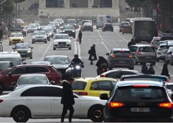 Kujdes ju shoferë emigrantë, 27 rregulla si duhet t’i jepni makinës kur vini në Shqipëri