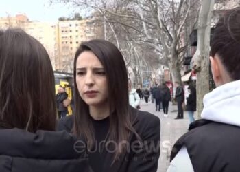 Ngacmimet seksuale në urban/ Habit studentja: Burrat na hedhin fjalë dhe…