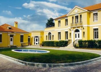 Ambasada Amerikane: GRUPET IRANIANE MUND TË SHËNJESTROJNË PIKA TURISTIKE, HOTELE DHE QENDRA TREGTARE NÉ SHQIPERI!