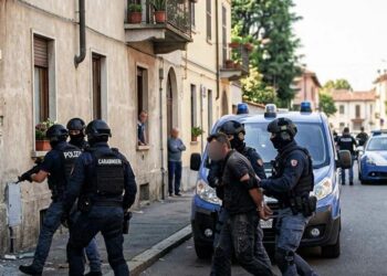 ITALI: SHQIPTARI “MERR PENG” LAGJEN ME PUSHKÈ, QELLOI MBI GRUAN QË PO PASTRONTE SHTËPINE