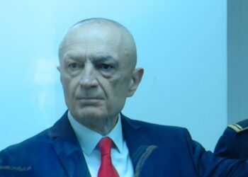 Bëj vetëm një ajrosje në ditë”/ Meta flet për gjendjen e tij shëndetësore: 4 orë në ditë më..