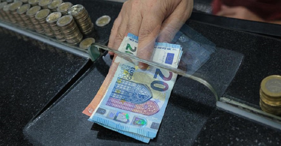 Euro prek minimum historik! Ja me sa këmbehet. Afrimi i sezonit pritet të..