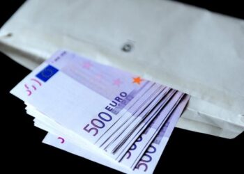 Fitojne 200 mijë $ në vit, të rinjtë shqiptarë po bëhen milionerë duke punuar online, dhe pa eksperience mund te fitosh..