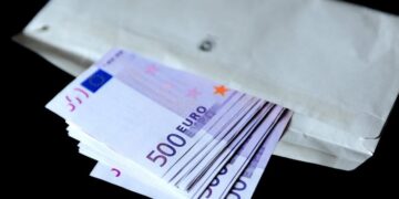 Fitojne 200 mijë $ në vit, të rinjtë shqiptarë po bëhen milionerë duke punuar online, dhe pa eksperience mund te fitosh..