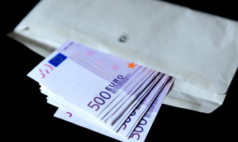 Fitojne 200 mijë $ në vit, të rinjtë shqiptarë po bëhen milionerë duke punuar online, dhe pa eksperience mund te fitosh..