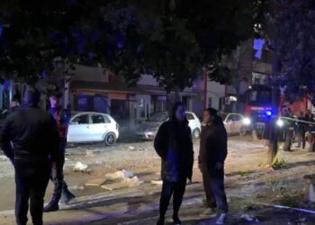 Tronditet Lezha nga një shpërthim i fuqishëm, biznese dhe automjete të dëmtuara