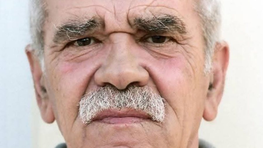 Veç për ju që po pështyni mbi Robert Ndrenikën!