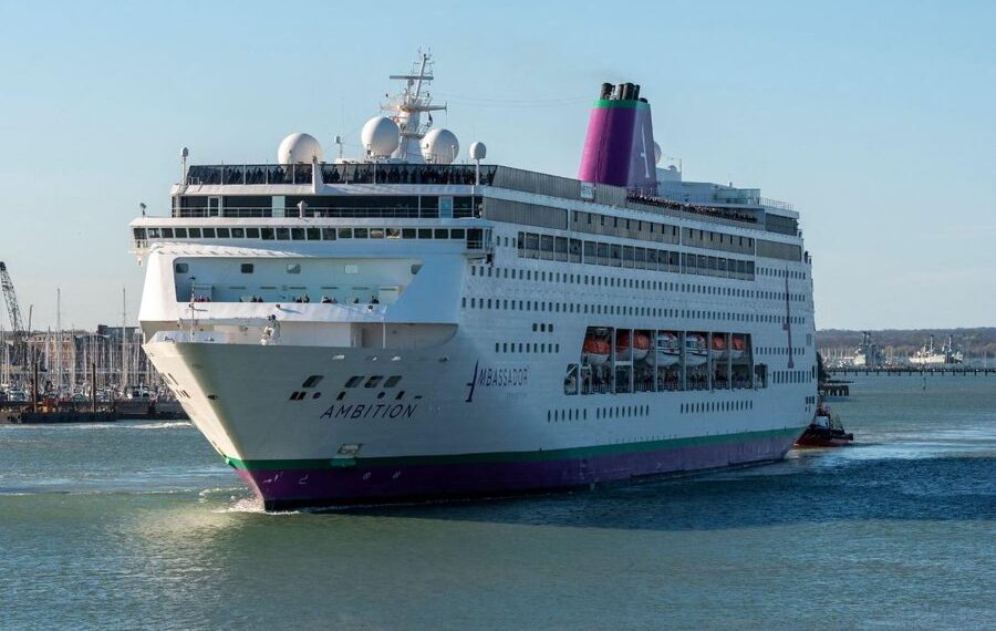 Tjetër shpërthim virusi në anije turistike, Franca izolon mbi 1,700 persona