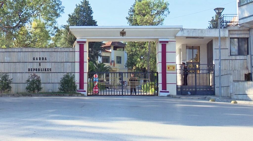 EMRI/ I dha fund jetës me armën e shërbimit, kush ishte 42-vjeçari punonjës i Gardës