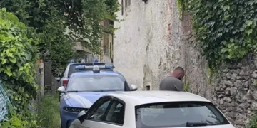 Tragjedi në familjen shqiptare në Itali: 2-vjeçarja përplaset aksidentalisht për vdekje nga babai i saj