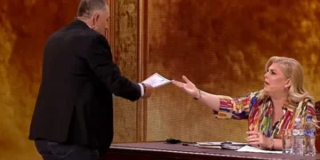 I ftuari i rrëmben nga dora hipotekën Eni Çobanit dhe e gris: Është paçavure..