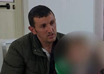 Babai dhe gjyshja e 13-vjeçarit që humbi jetën në Durrës rrëfejnë tragjedinë: Na morën dritën e syve, duhet drejtësi