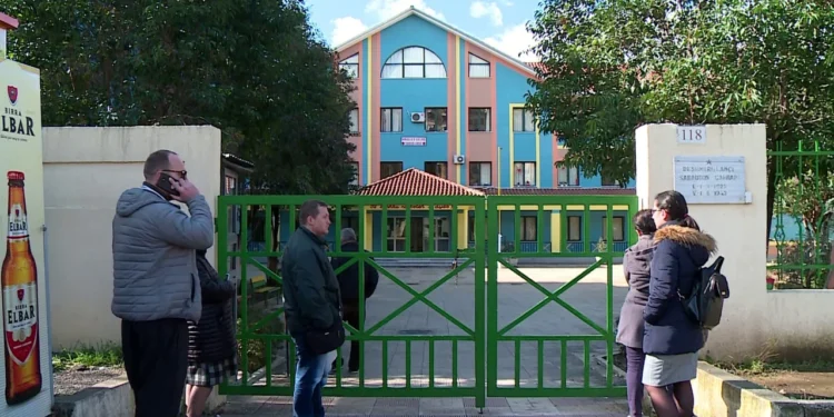 “Afterschool” në 30 shkolla të Tiranës/ Nga dreka falas tek orar i zgjatur deri në orën 16:00, ja risitë