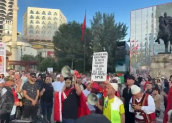 Protesta e qytetarëve/ Zbardhen 3 emrat e nismëtarëve, aktivisti: Njihemi me letra nga policia