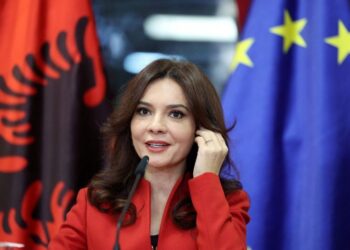 Protestat masive për Zvërnecin/ reagon Elisa Spiropali: Pushteti është bërë…