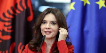 Protestat masive për Zvërnecin/ reagon Elisa Spiropali: Pushteti është bërë…