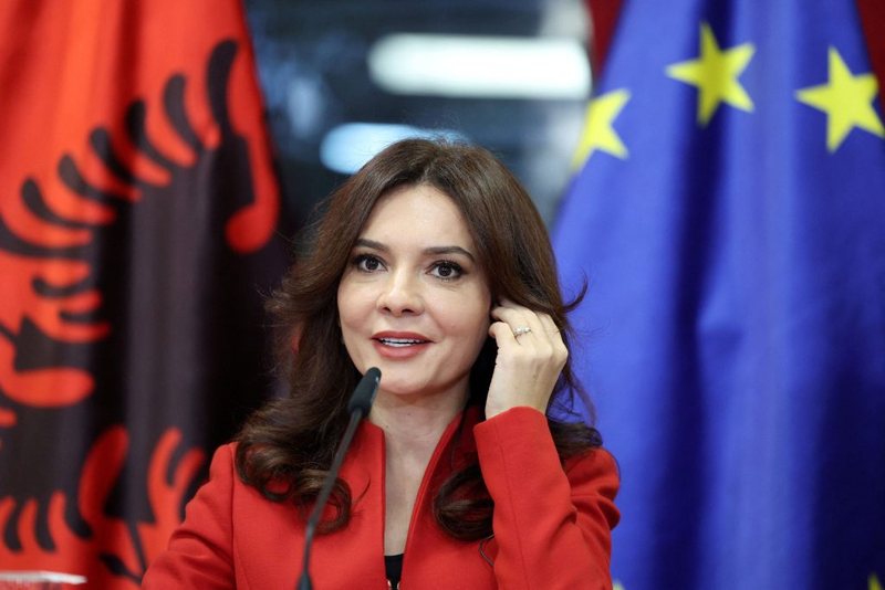 Protestat masive për Zvërnecin/ reagon Elisa Spiropali: Pushteti është bërë…