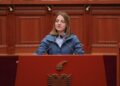 Deputetja e PS-së “braktis” Ramën: Jam deputete e pavarur, Protestuesit e ftojnë t’u bashkohet në shesh