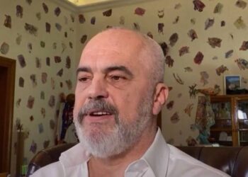 Rama sfidon protestuesit: “Edhe 500 mijë veta të dalin në shesh nuk mjaftojnë”
