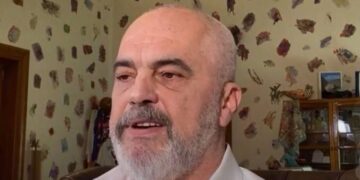 Rama sfidon protestuesit: “Edhe 500 mijë veta të dalin në shesh nuk mjaftojnë”