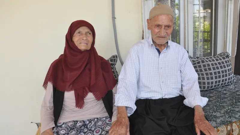 Çifti 100 dhe 103 vjeç tregon sekretin e jetëgjatësisë: 3 ushqimet që nuk mungojnë në tryezën tonë janë…
