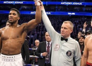 Kristian Prenga e rrëzoi në tokë Anthony Joshuan, por humbi sfidën.. (NDESHJA E PLOTE)
