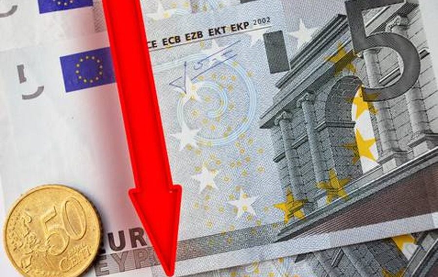 Euro prek një tjetër minimum të ri historik në tregun vendas
