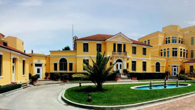 Çfarë ndodh me shqiptarët që lindin në Amerikë. Ja çfarë njofton ambasada e SHBA në Tiranë