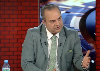 “Të gjithë shkencëtarët që mësuan të vërtetën e COVID-19, u eliminuan”, rrëfimi tronditës i mjekut: Ja personat që më kërcënuan mua dhe familjen time