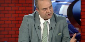 “Të gjithë shkencëtarët që mësuan të vërtetën e COVID-19, u eliminuan”, rrëfimi tronditës i mjekut: Ja personat që më kërcënuan mua dhe familjen time