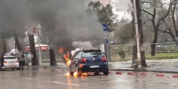 Pse marrin flakë makinat në ecje? Eksperti tregon arsyet: Ja si duhet të veproni kur shikoni shenjën në kroskot..