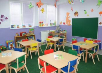 Dhunohet fëmija në kopshtin në Tiranë, edukatorja arrestohet në flagrancë