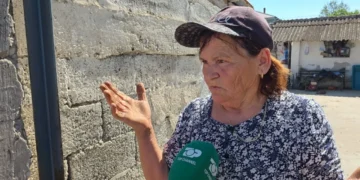 Dhuna ndaj adoleshentes në Fier/ “Hajde sqarohemi”, flet fqinja: Vajza ka rënë në depresion, policia nuk bëri gjë..