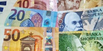 Lamturimirë lek? Shqipëria bëhet gati për euron si para kombëtare