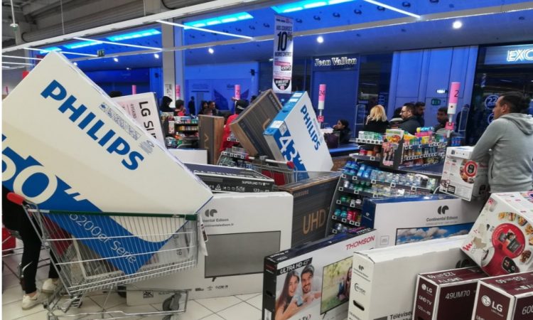 Arsyeja e frikshme pse po ulen kaq shumë çmimet e televizorëve smart