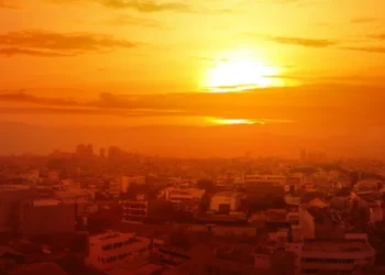 Rikthehet i nxehtit afrikan, temperaturat pritet të arrijnë 40 gradë në fundjavë